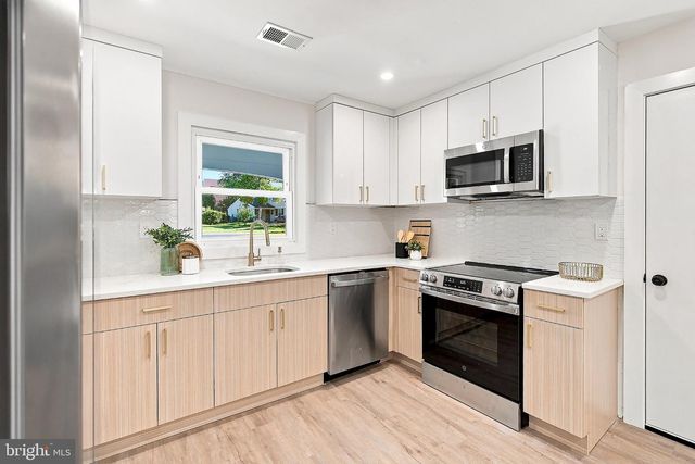 49 BONNIE LN, Willingboro, NJ 08046