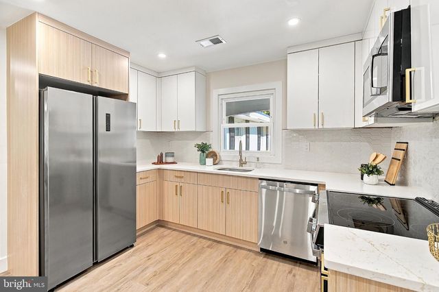 49 BONNIE LN, Willingboro, NJ 08046