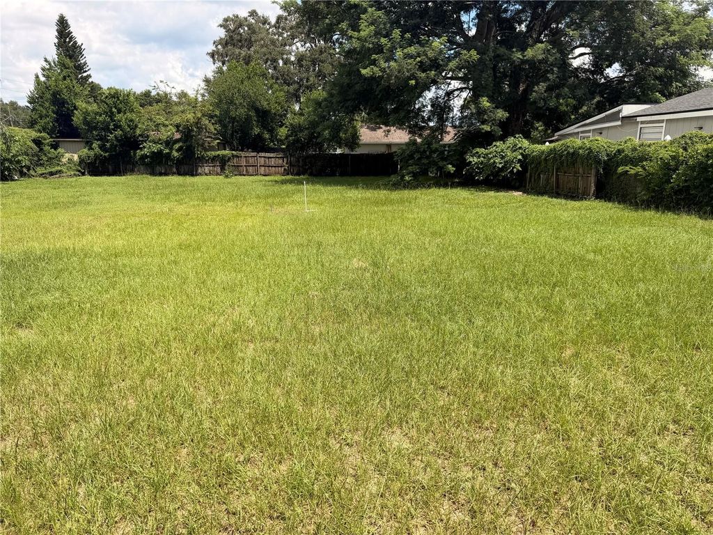 Image 2 of property listing at 2110 E POINSETTIA AVENUE 2, Tampa, FL 33612