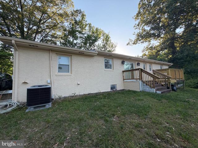 6223 TOWNSEND DR, King George, VA 22485