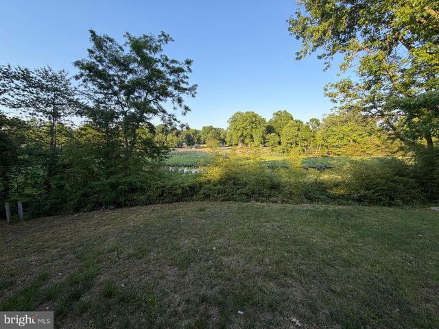 6223 TOWNSEND DR, King George, VA 22485