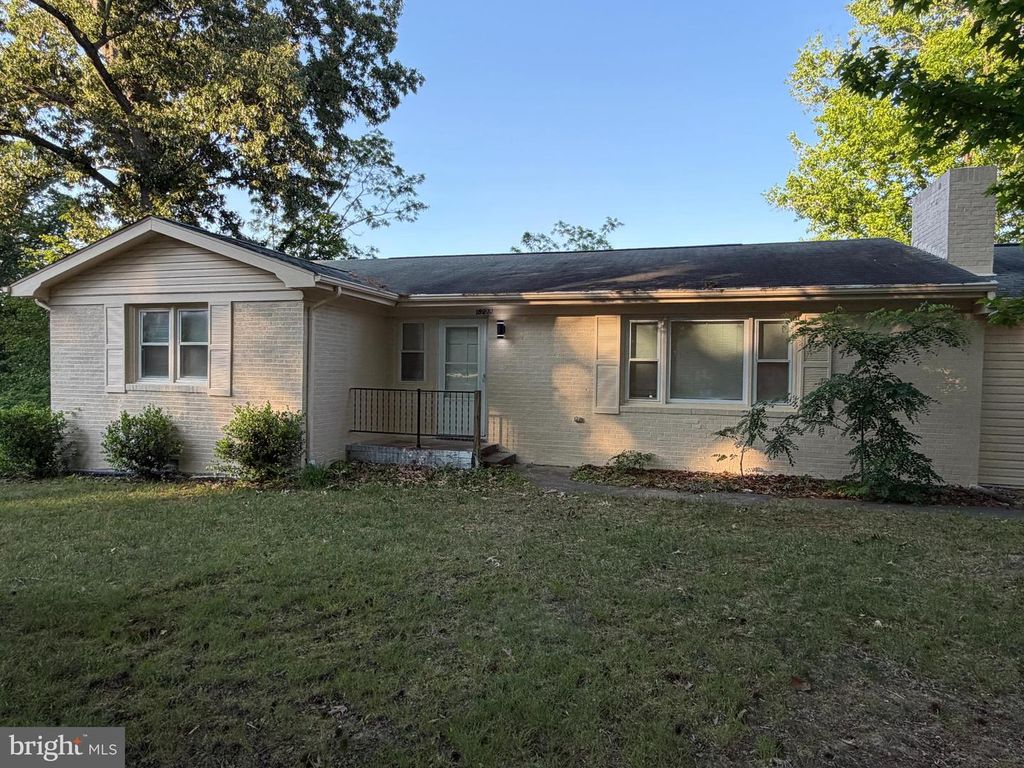 6223 TOWNSEND DR, King George, VA 22485