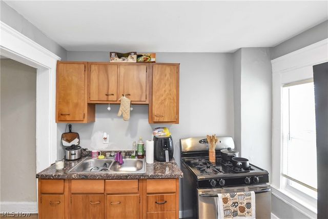 3812 Mapledale Avenue, Cleveland, OH 44109