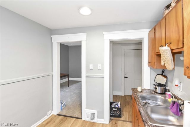 3812 Mapledale Avenue, Cleveland, OH 44109