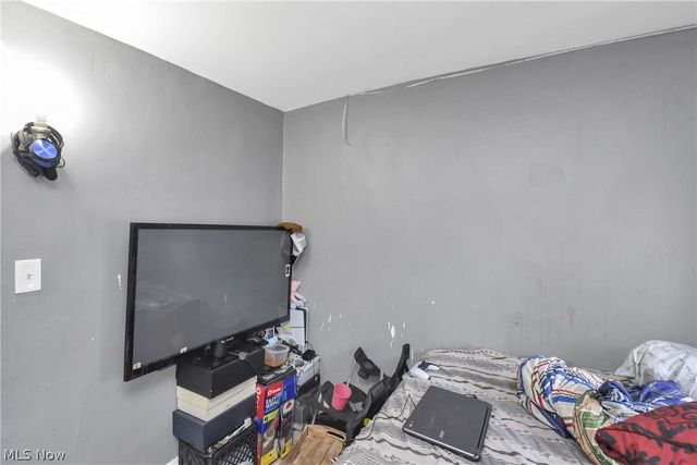 3812 Mapledale Avenue, Cleveland, OH 44109