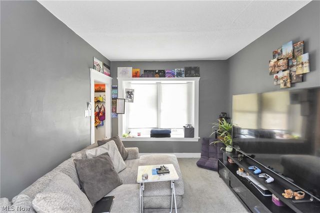 3812 Mapledale Avenue, Cleveland, OH 44109