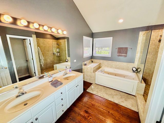 802 Autumn Hill, West Dundee, IL 60118