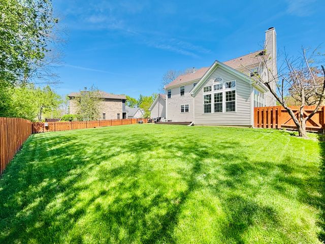 802 Autumn Hill, West Dundee, IL 60118