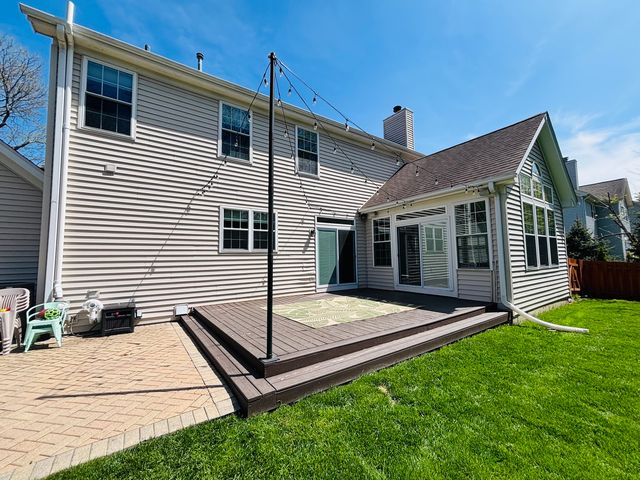 802 Autumn Hill, West Dundee, IL 60118
