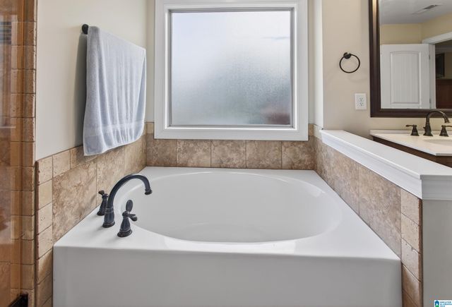 18 COUNTY ROAD 1072, Thorsby, AL 35171