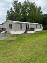 134 Pebblewood Drive, Charlestown, NH 03603