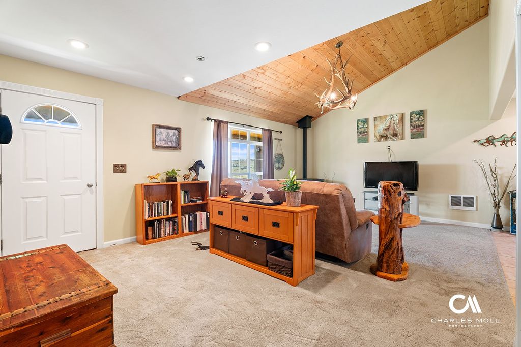 Image 14 of property listing at 456 Boulder Frontage Road, Boulder, MT 59632