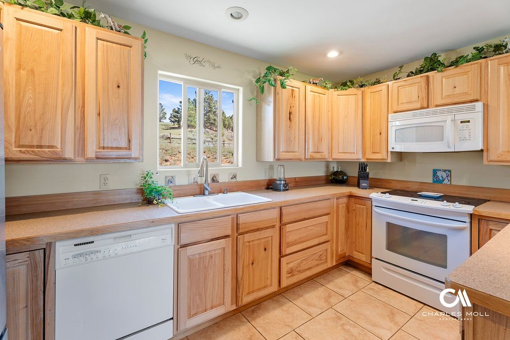 Image 20 of property listing at 456 Boulder Frontage Road, Boulder, MT 59632