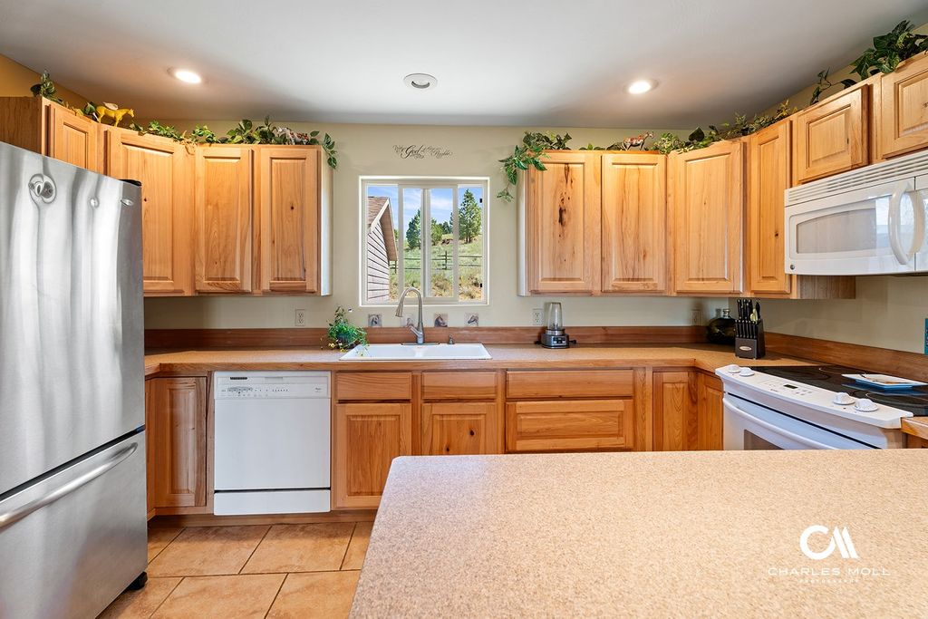 Image 21 of property listing at 456 Boulder Frontage Road, Boulder, MT 59632