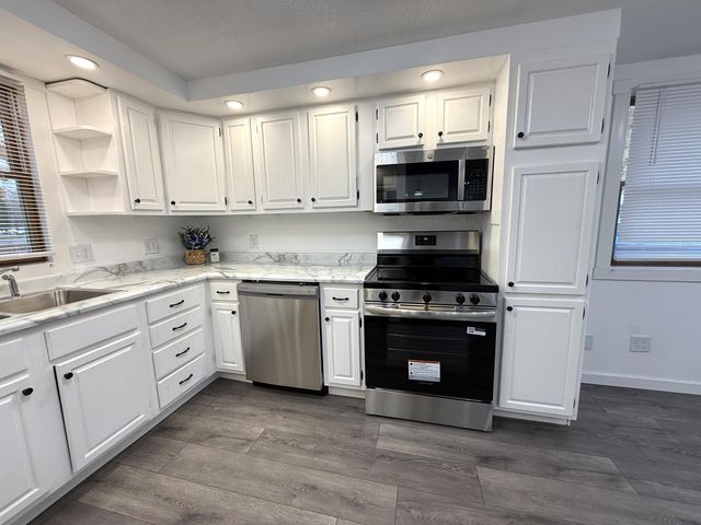 5709 Remington Drive, Fort Wayne, IN 46809
