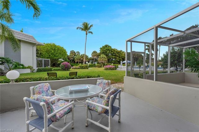 215 Cypress WAY E # C4, Naples, FL 34110