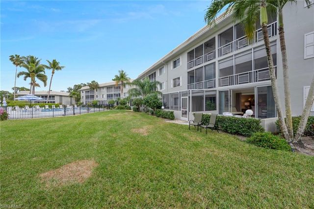 215 Cypress WAY E # C4, Naples, FL 34110