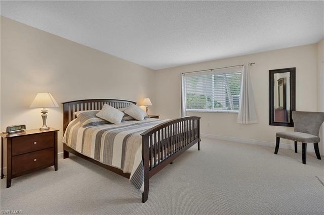 215 Cypress WAY E # C4, Naples, FL 34110