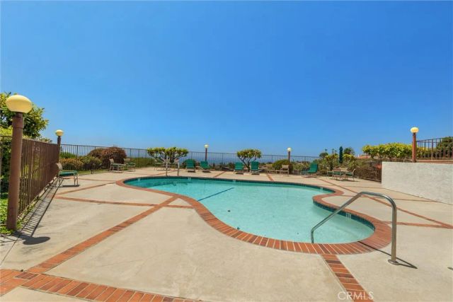 25 Ocean Crest Court, Rancho Palos Verdes, CA 90275