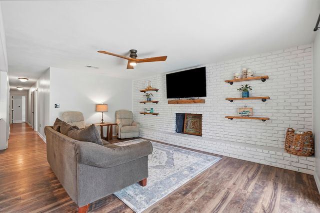 609 NE Powell Drive, Fort Walton Beach, FL 32547