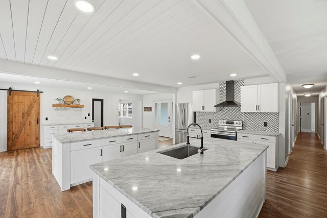 609 NE Powell Drive, Fort Walton Beach, FL 32547