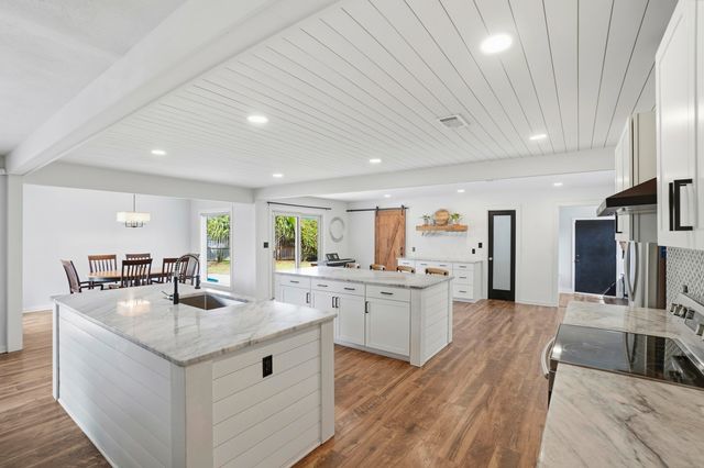 609 NE Powell Drive, Fort Walton Beach, FL 32547