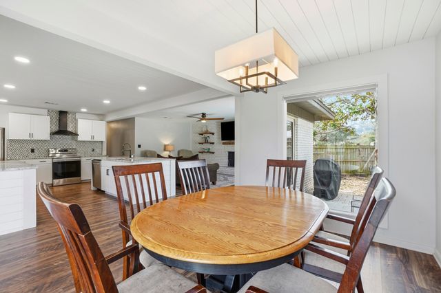 609 NE Powell Drive, Fort Walton Beach, FL 32547