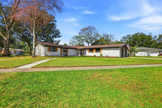 609 NE Powell Drive, Fort Walton Beach, FL 32547