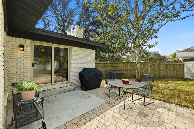 609 NE Powell Drive, Fort Walton Beach, FL 32547