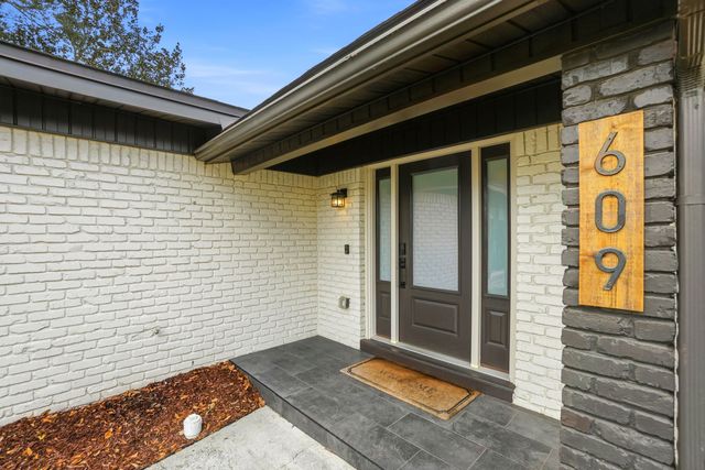 609 NE Powell Drive, Fort Walton Beach, FL 32547