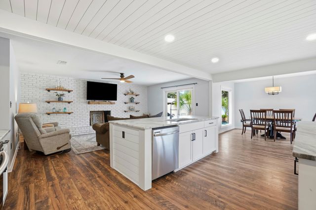 609 NE Powell Drive, Fort Walton Beach, FL 32547