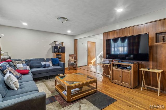 458 Cherry Drive, Ste Genevieve, MO 63670