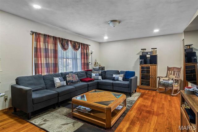 458 Cherry Drive, Ste Genevieve, MO 63670