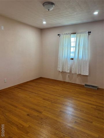 458 Cherry Drive, Ste Genevieve, MO 63670