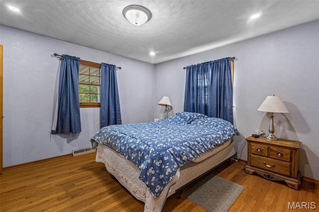 458 Cherry Drive, Ste Genevieve, MO 63670