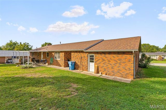 458 Cherry Drive, Ste Genevieve, MO 63670