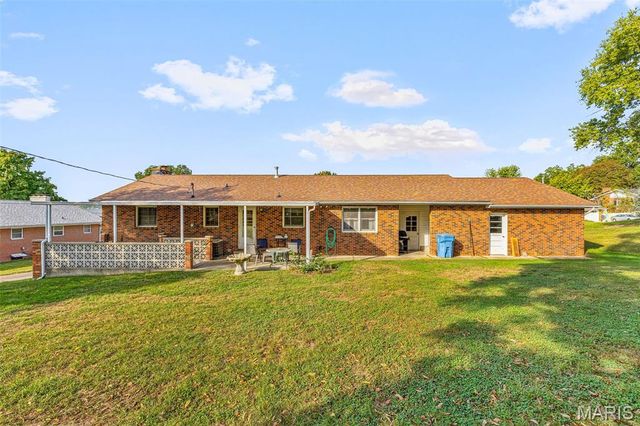458 Cherry Drive, Ste Genevieve, MO 63670