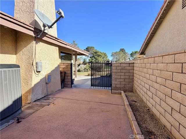 27865 Fairacres Lane, Helendale, CA 92342