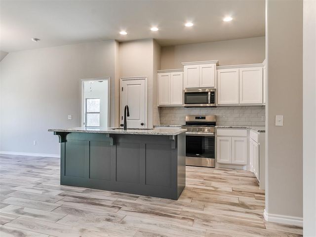 12200 Rockbed Drive, Yukon, OK 73099