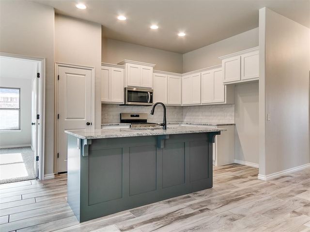 12200 Rockbed Drive, Yukon, OK 73099