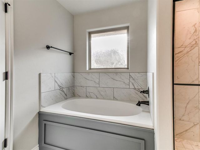 12200 Rockbed Drive, Yukon, OK 73099