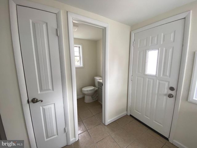 402 E KING ST, Seaford, DE 19973