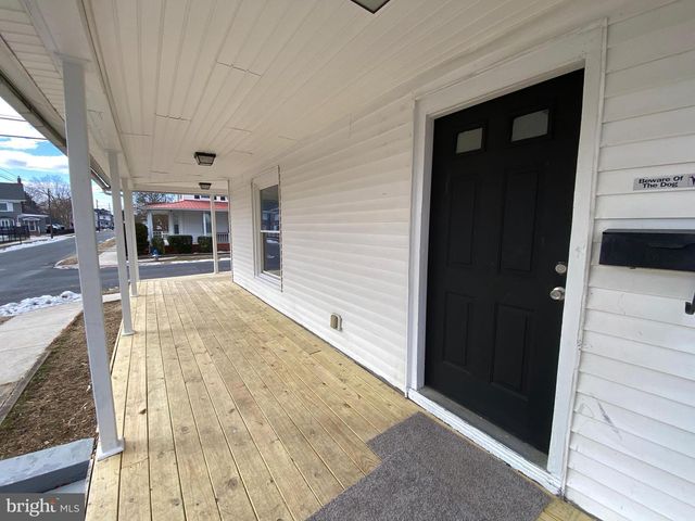 402 E KING ST, Seaford, DE 19973