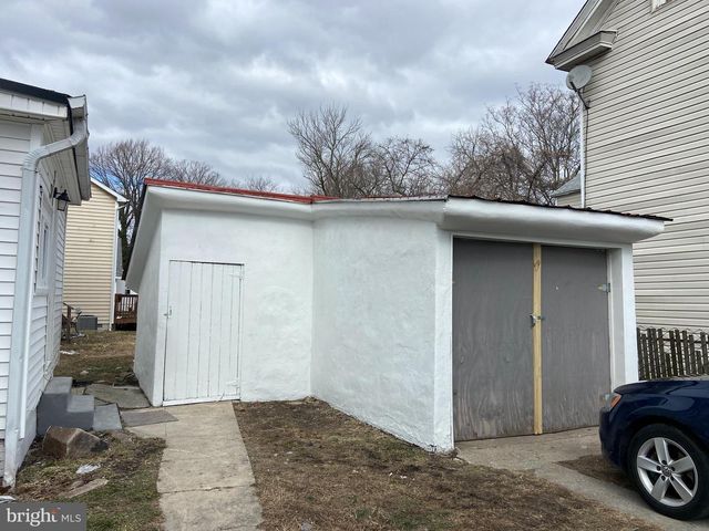 402 E KING ST, Seaford, DE 19973