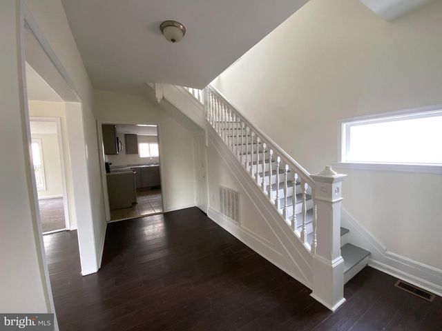 402 E KING ST, Seaford, DE 19973