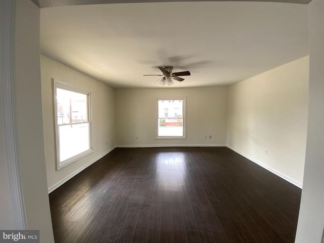 402 E KING ST, Seaford, DE 19973