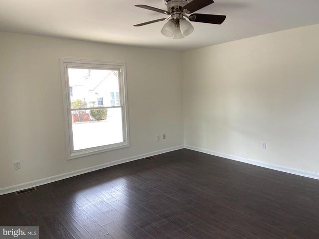 402 E KING ST, Seaford, DE 19973