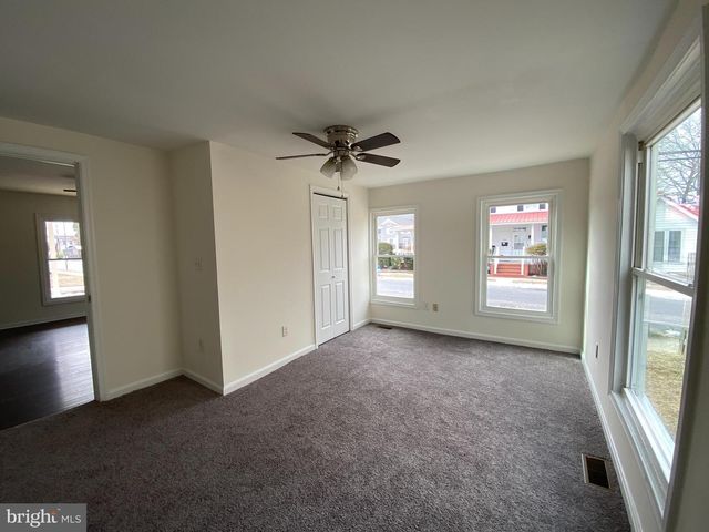 402 E KING ST, Seaford, DE 19973