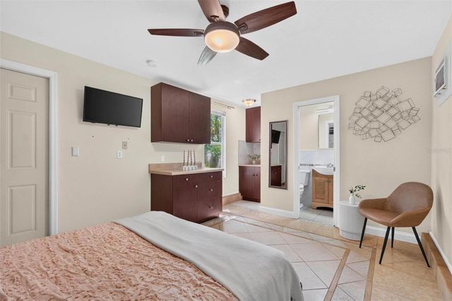 2710 16TH AVENUE N, St Petersburg, FL 33713