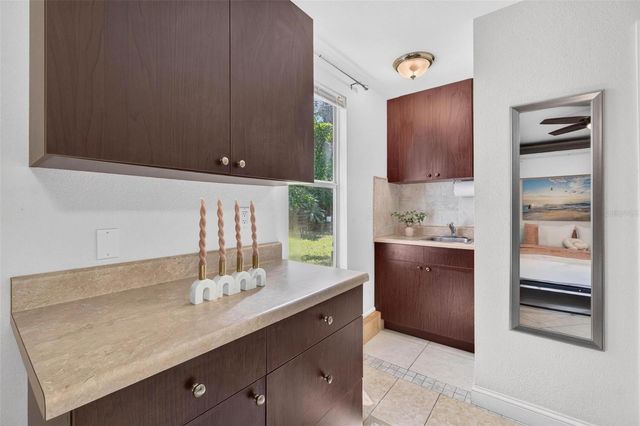 2710 16TH AVENUE N, St Petersburg, FL 33713